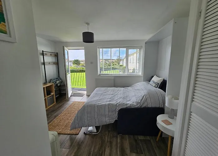 Bude Bolthole